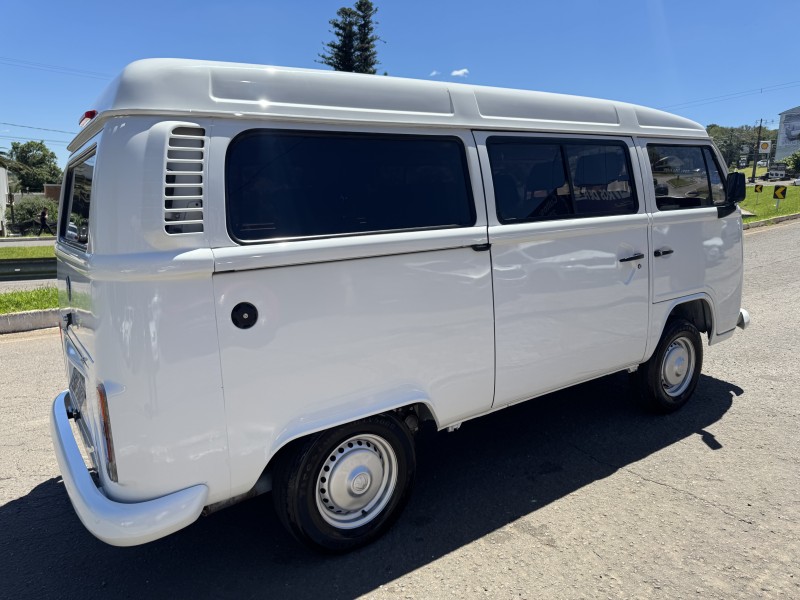 KOMBI 1.4 MI STD LOTAÇÃO 8V FLEX 3P MANUAL - 2012 - DOIS IRMãOS