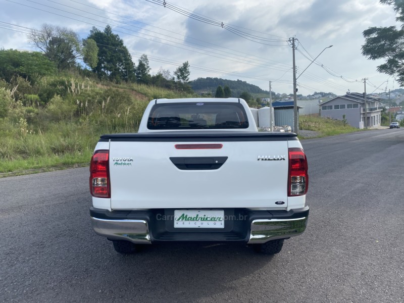 HILUX 2.8 4X4 CD 8V DIESEL 4P MANUAL - 2023 - FLORES DA CUNHA