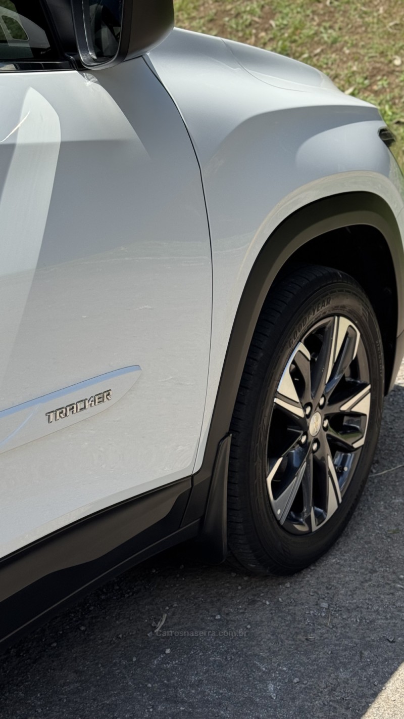 TRACKER 1.2 12V PREMIER TURBO FLEX 4P AUTOMÁTICO - 2023 - FARROUPILHA