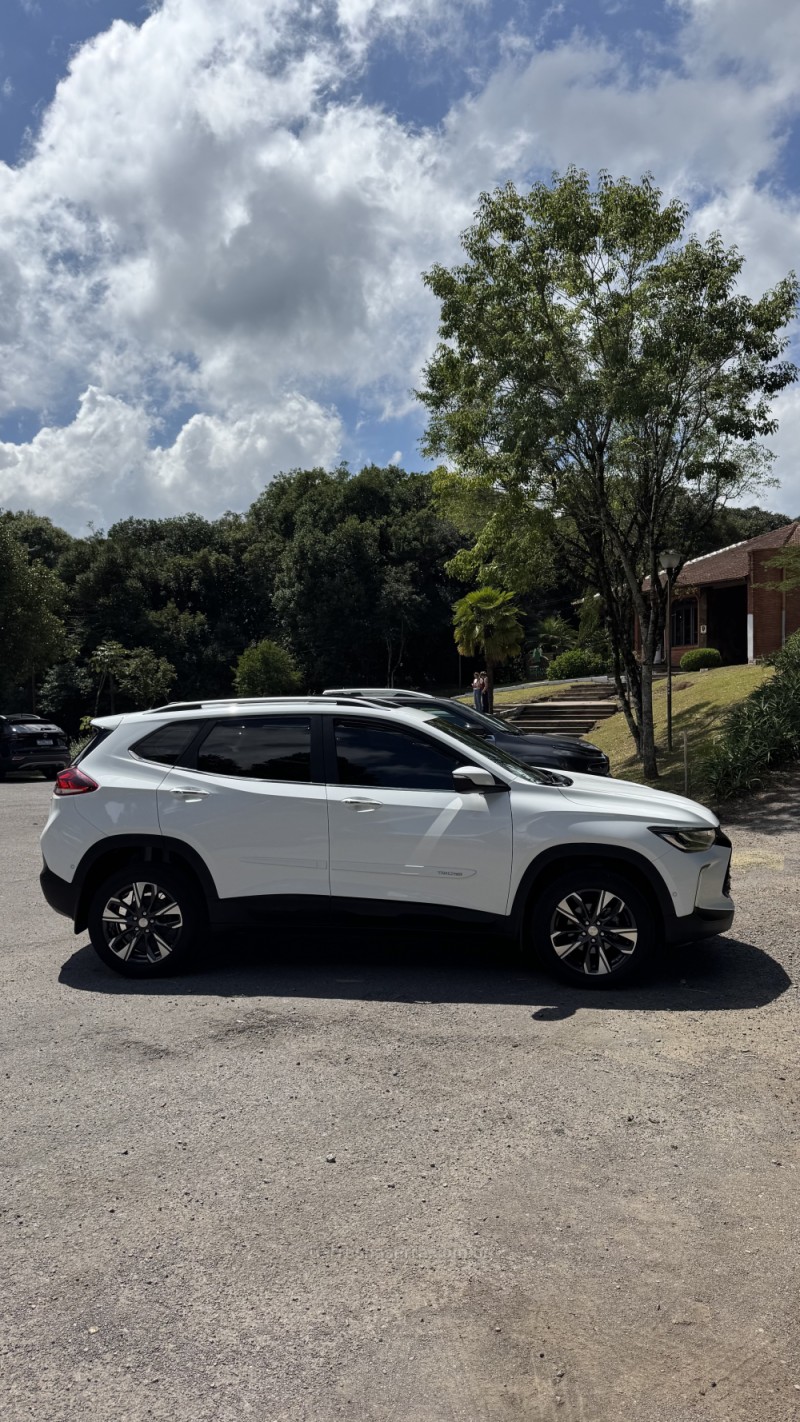 TRACKER 1.2 12V PREMIER TURBO FLEX 4P AUTOMÁTICO - 2023 - FARROUPILHA