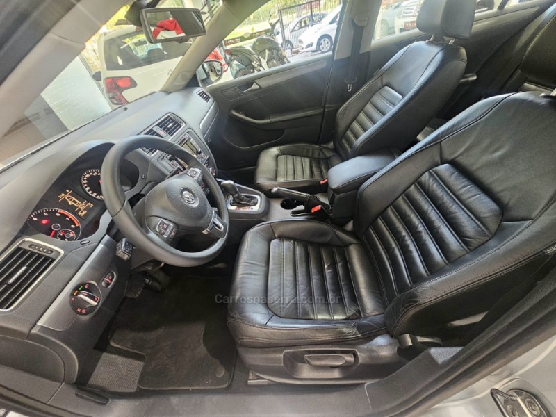 JETTA 2.0 TSI HIGHLINE 211CV GASOLINA 4P DSG - 2014 - CAXIAS DO SUL