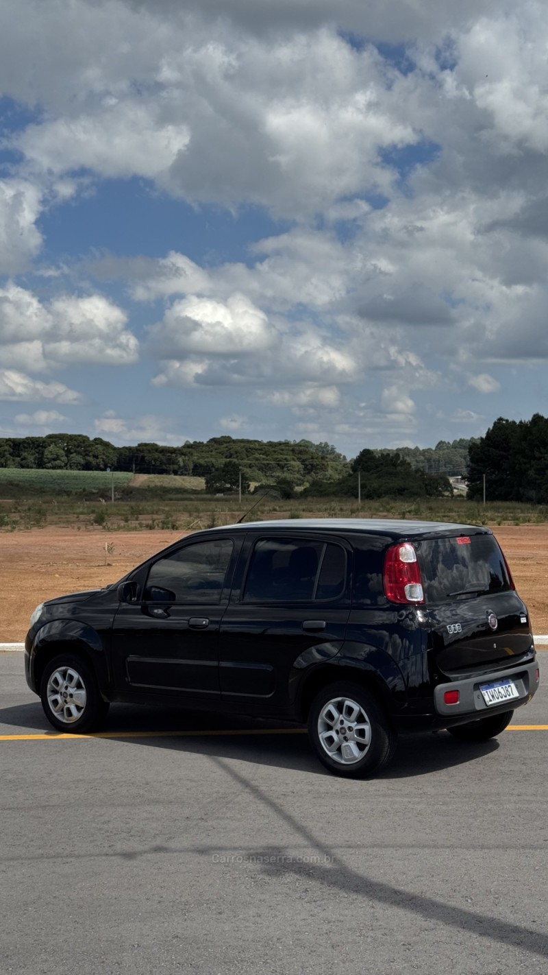 UNO 1.0 EVO VIVACE 8V FLEX 4P MANUAL - 2015 - FARROUPILHA