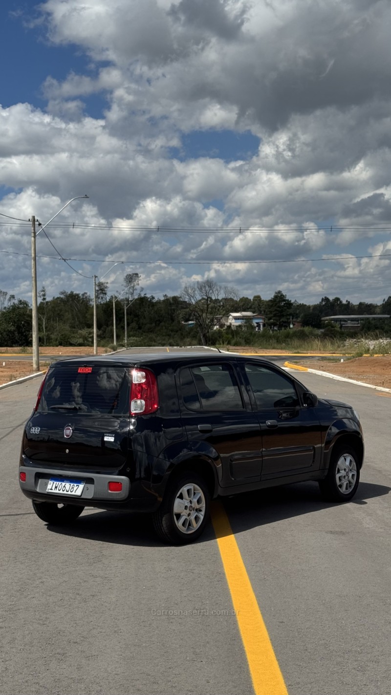 UNO 1.0 EVO VIVACE 8V FLEX 4P MANUAL - 2015 - FARROUPILHA