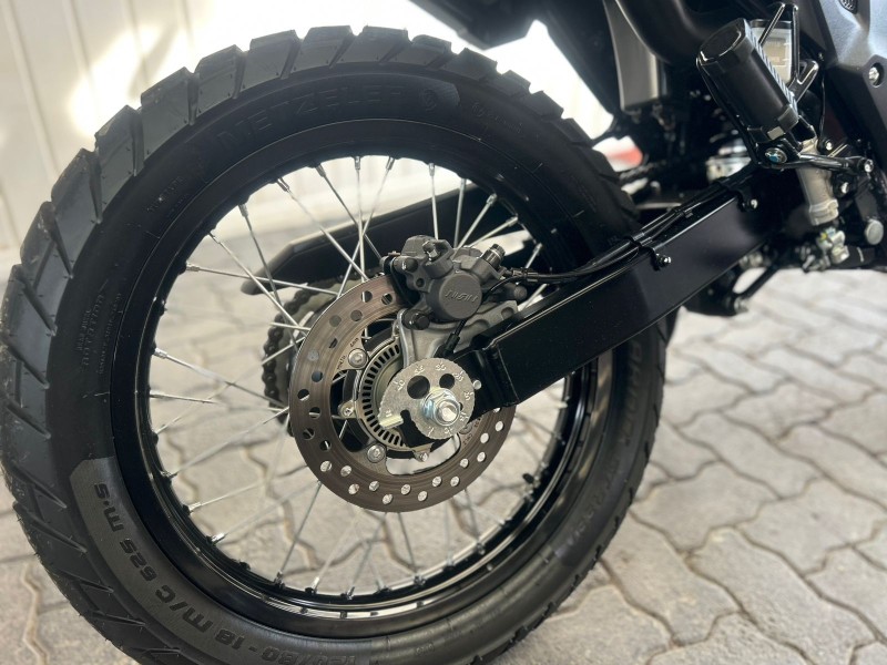 XRE 300 SAHARA RALLY - 2026 - TRêS COROAS