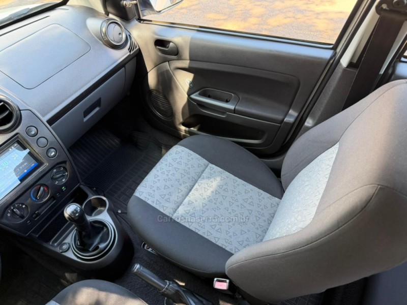 FIESTA 1.6 ROCAM SEDAN 8V FLEX 4P MANUAL - 2012 - LAGOA VERMELHA