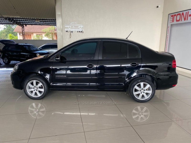 POLO SEDAN 1.6 MI COMFORTLINE 8V FLEX 4P MANUAL - 2012 - LAJEADO