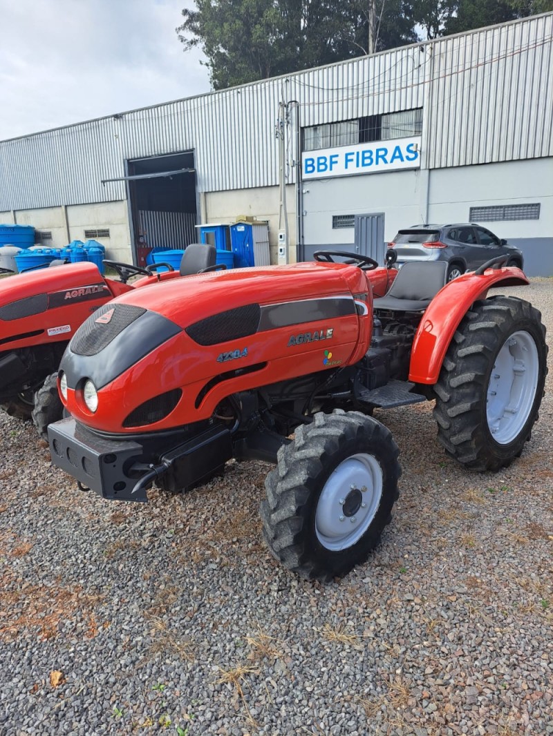 TRATOR 4230  - 2006 - CARLOS BARBOSA