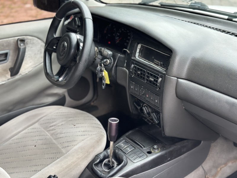 SANTANA 1.8 MI 8V GASOLINA 4P MANUAL - 1999 - CAXIAS DO SUL