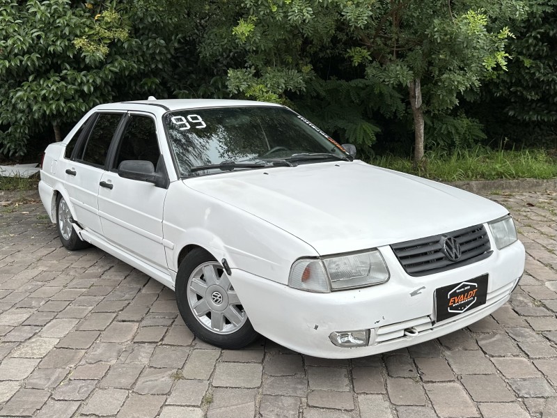 SANTANA 1.8 MI 8V GASOLINA 4P MANUAL - 1999 - CAXIAS DO SUL