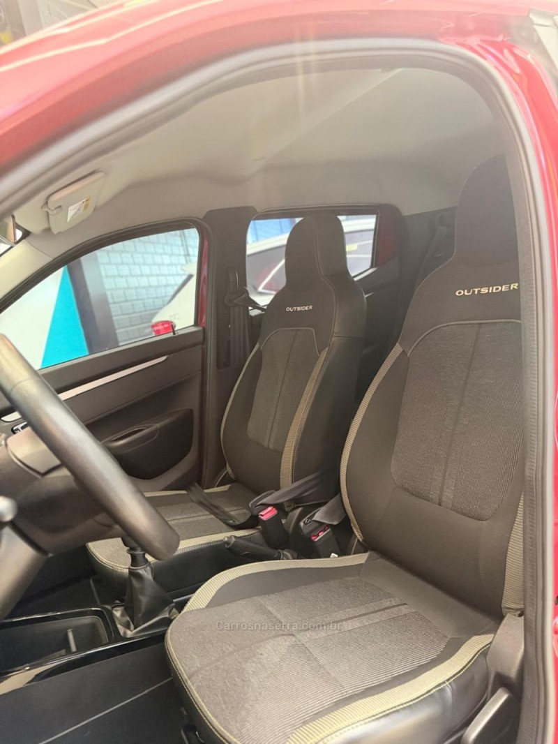 KWID 1.0 12V OUTSIDER FLEX 4P MANUAL - 2023 - NOVO HAMBURGO