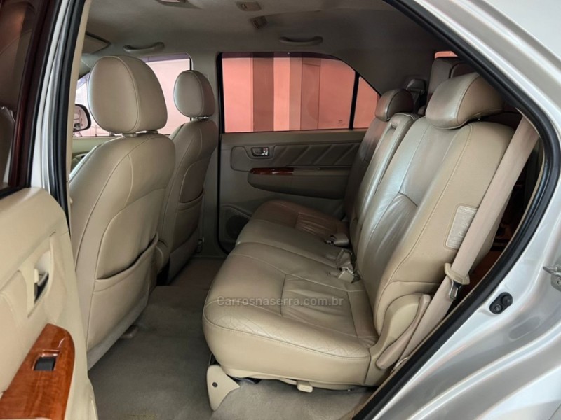 HILUX SW4 3.0 SRV 4X4 7 LUGARES 16V TURBO INTERCOOLER DIESEL 4P AUTOMÁTICO - 2010 - TAQUARA