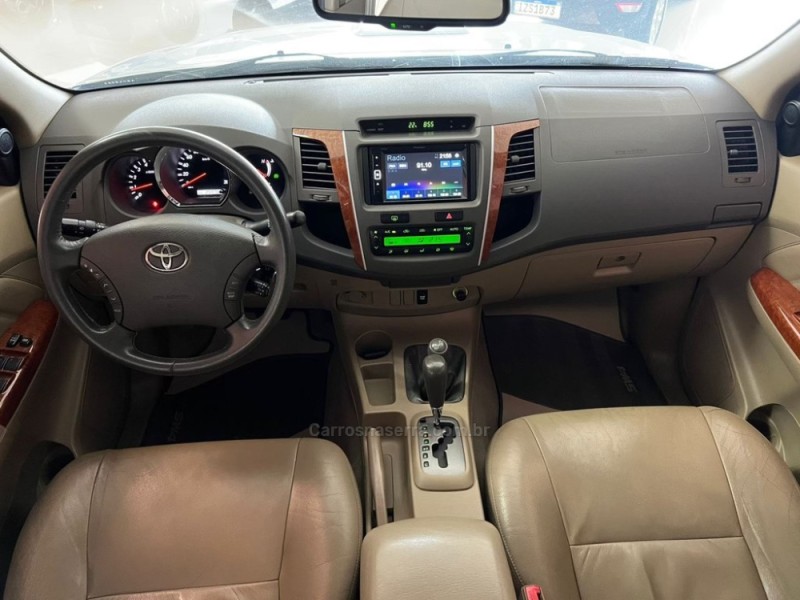 HILUX SW4 3.0 SRV 4X4 7 LUGARES 16V TURBO INTERCOOLER DIESEL 4P AUTOMÁTICO - 2010 - TAQUARA