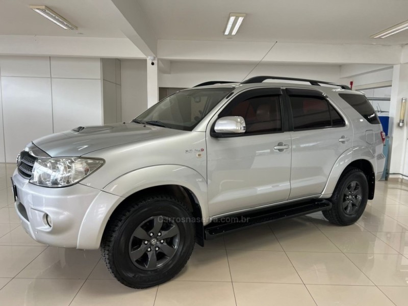 HILUX SW4 3.0 SRV 4X4 7 LUGARES 16V TURBO INTERCOOLER DIESEL 4P AUTOMÁTICO - 2010 - TAQUARA
