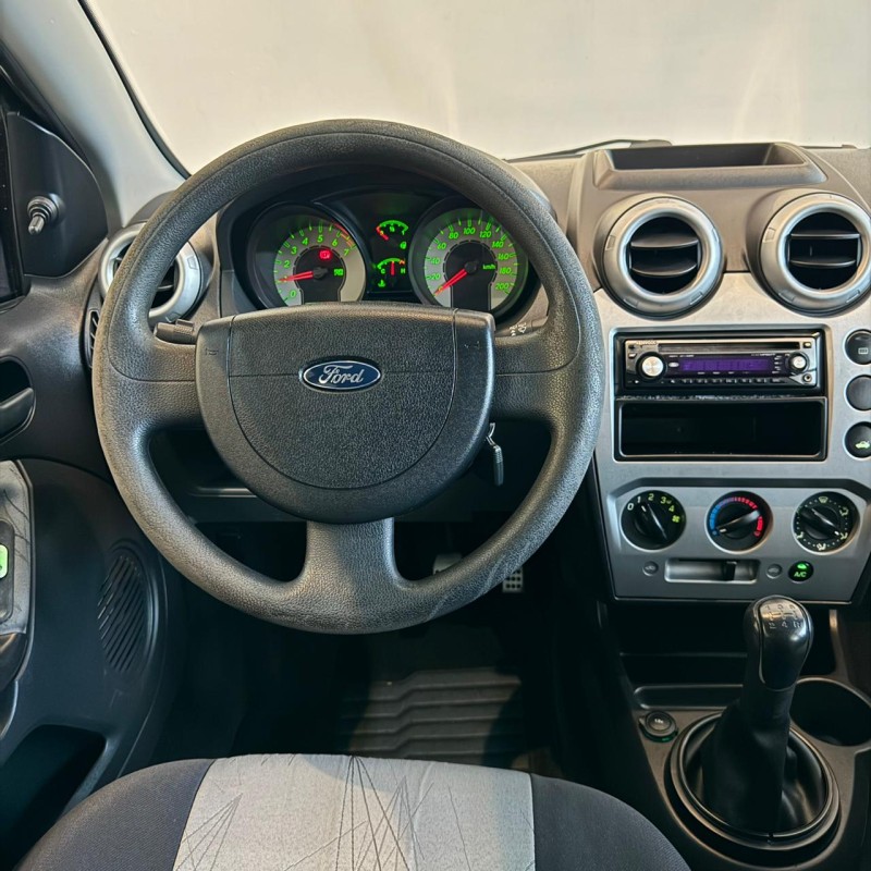 FIESTA 1.0 MPI TRAIL HATCH 8V FLEX 4P MANUAL - 2008 - CAXIAS DO SUL