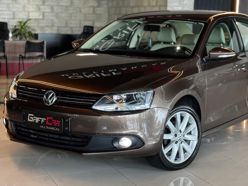 JETTA 2.0 COMFORTLINE FLEX 4P TIPTRONIC - 2014 - DOIS IRMãOS