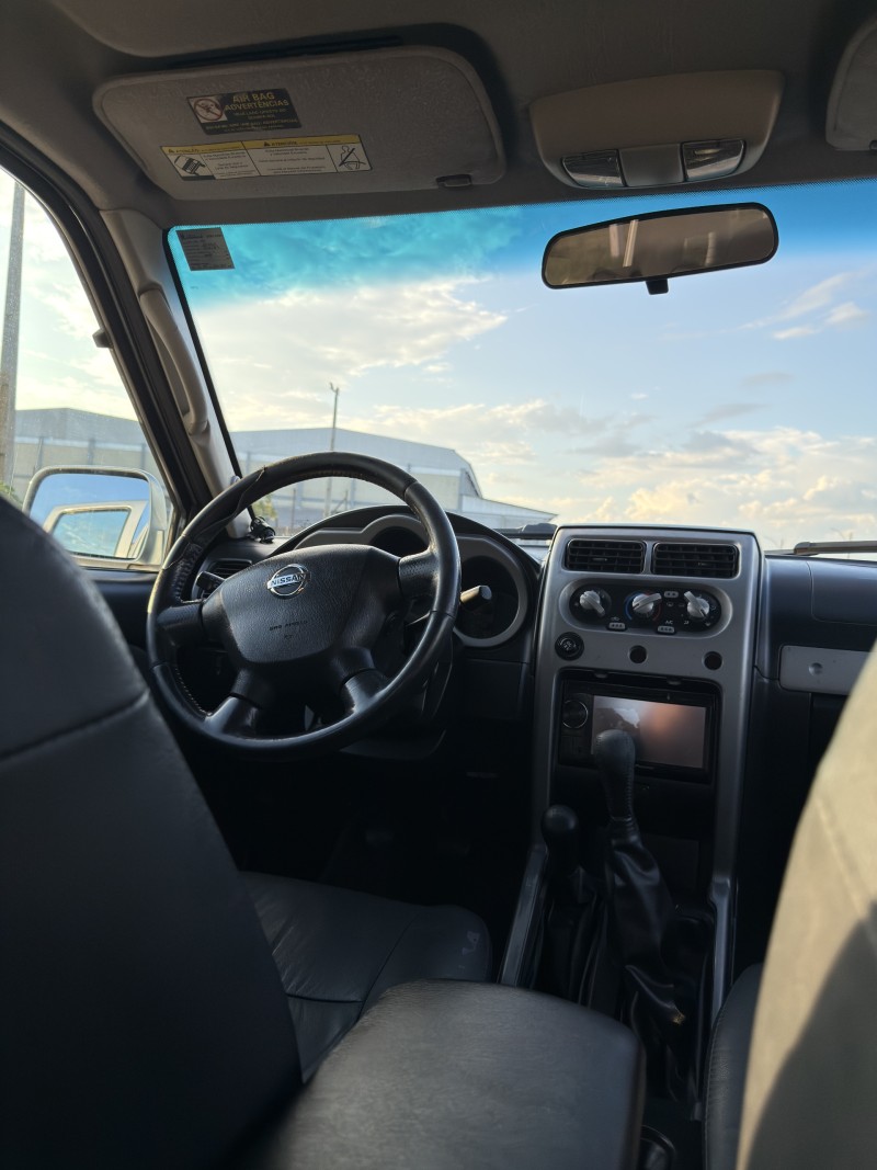 FRONTIER 2.8 SE STRIKE 4X4 CD TURBO ELETRONIC DIESEL 4P MANUAL - 2004 - ANTôNIO PRADO