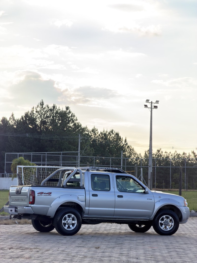 FRONTIER 2.8 SE STRIKE 4X4 CD TURBO ELETRONIC DIESEL 4P MANUAL - 2004 - ANTôNIO PRADO