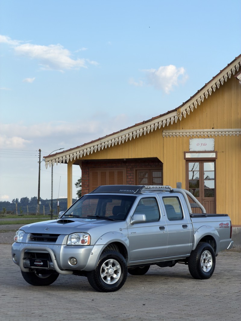 FRONTIER 2.8 SE STRIKE 4X4 CD TURBO ELETRONIC DIESEL 4P MANUAL - 2004 - ANTôNIO PRADO