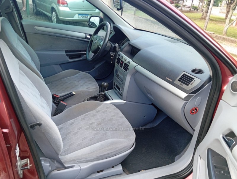 VECTRA 2.0 MPFI ELEGANCE 8V 140CV FLEX 4P MANUAL - 2009 - PICADA CAFé