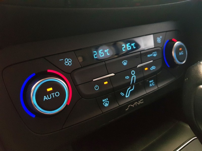 FOCUS 2.0 TITANIUM HATCH 16V FLEX 4P AUTOMÁTICO - 2016 - CAXIAS DO SUL