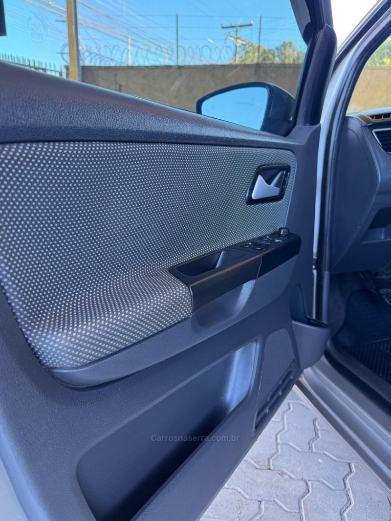 FOX 1.0 MI 8V FLEX 4P MANUAL - 2012 - CAXIAS DO SUL