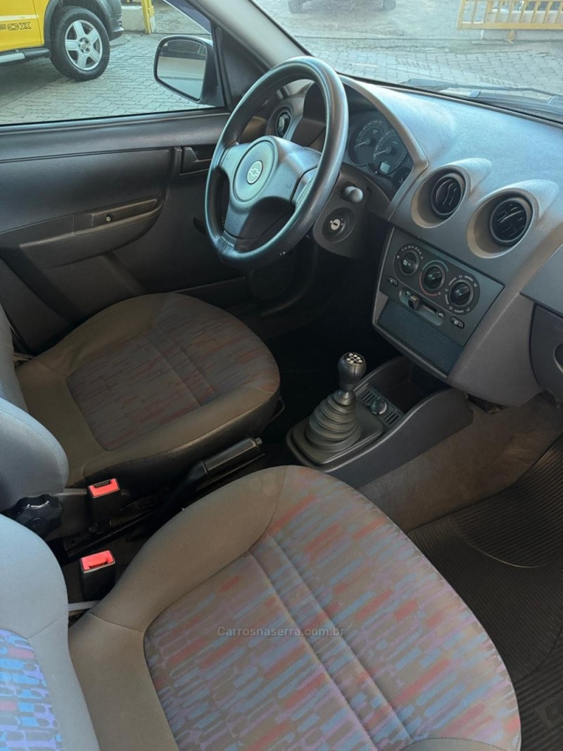 CELTA 1.0 MPFI VHCE SPIRIT 8V FLEX 4P MANUAL - 2011 - CAXIAS DO SUL