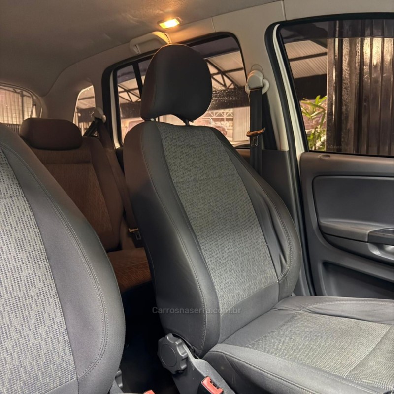 SPACEFOX 1.6 MI TREND 8V FLEX 4P MANUAL - 2014 - ESTâNCIA VELHA