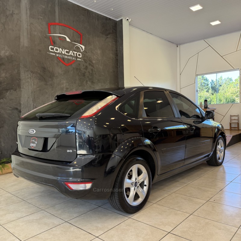 FOCUS 2.0 GLX 16V GASOLINA 4P MANUAL - 2013 - FARROUPILHA