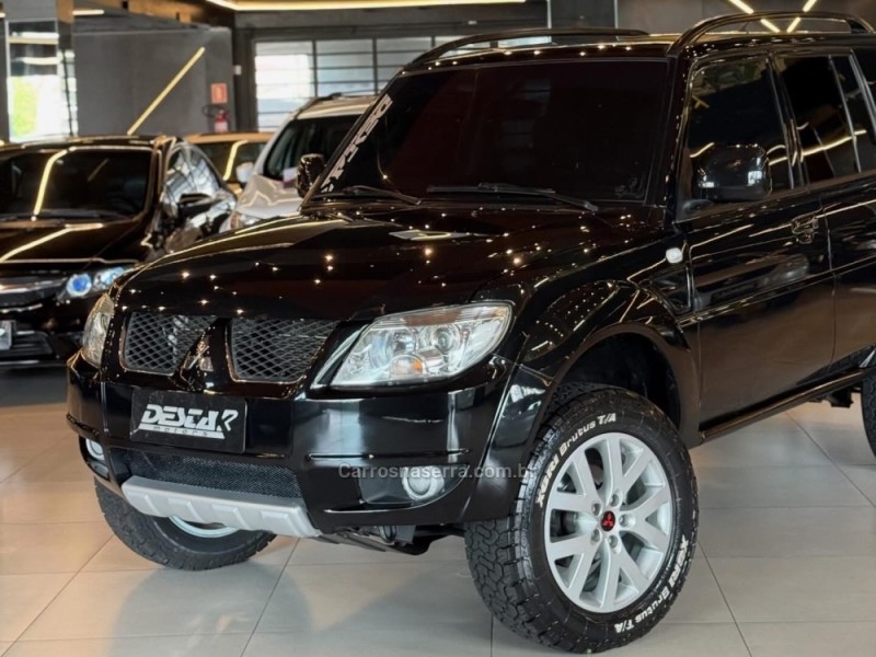 PAJERO TR4 2.0 GLS 4X4 16V FLEX 4P MANUAL - 2011 - NOVO HAMBURGO