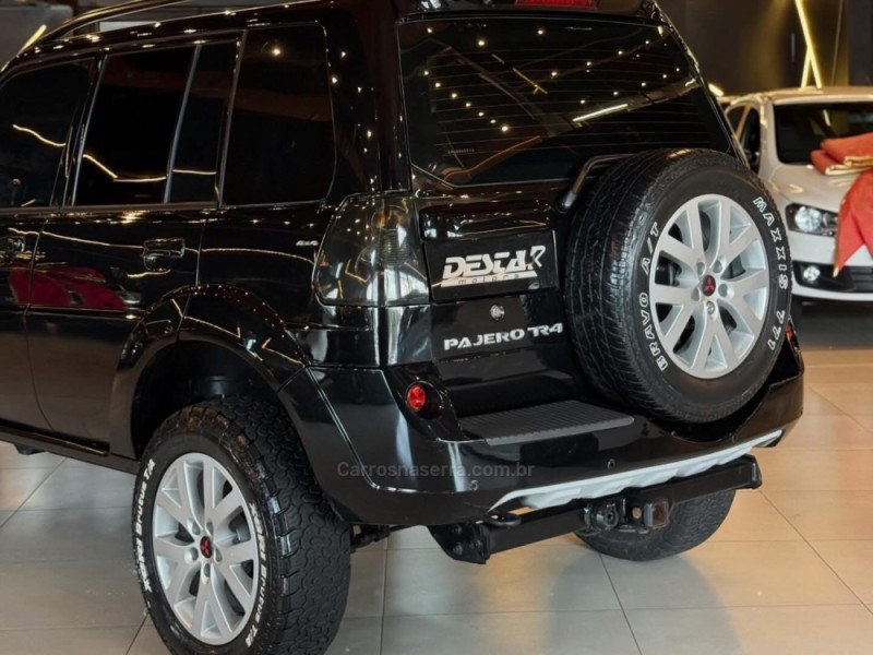 PAJERO TR4 2.0 GLS 4X4 16V FLEX 4P MANUAL - 2011 - NOVO HAMBURGO
