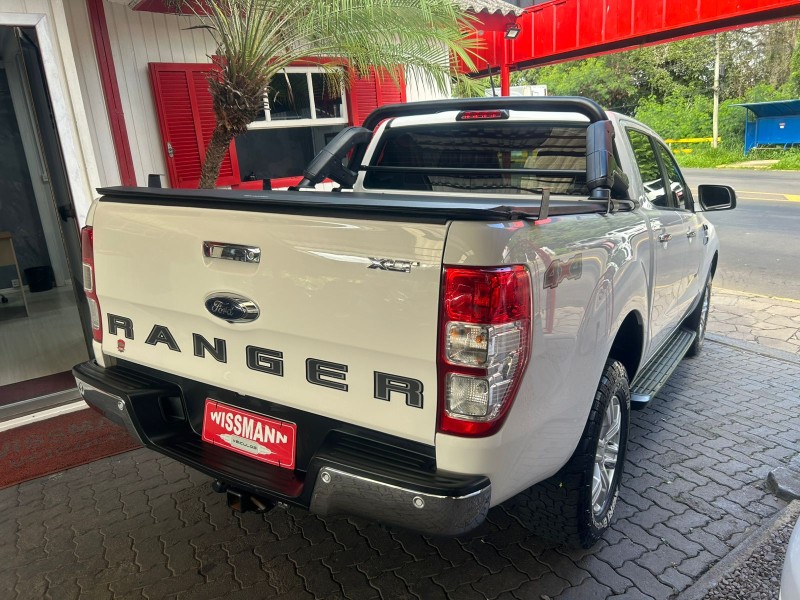 RANGER 3.2 XLT 4X4 CD 20V DIESEL 4P AUTOMÁTICO - 2022 - TRêS COROAS