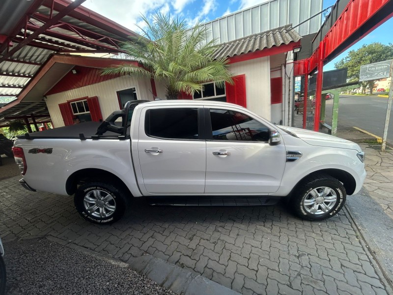 RANGER 3.2 XLT 4X4 CD 20V DIESEL 4P AUTOMÁTICO - 2022 - TRêS COROAS