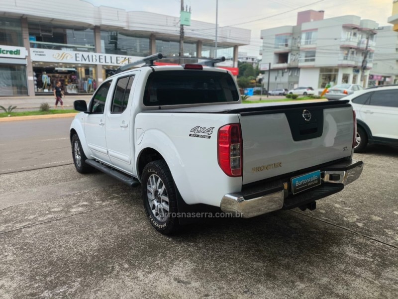 FRONTIER 2.5 SL 4X4 CD TURBO ELETRONIC DIESEL 4P AUTOMÁTICO - 2015 - GUAPORé