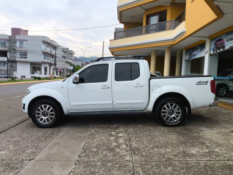 FRONTIER 2.5 SL 4X4 CD TURBO ELETRONIC DIESEL 4P AUTOMÁTICO - 2015 - GUAPORé