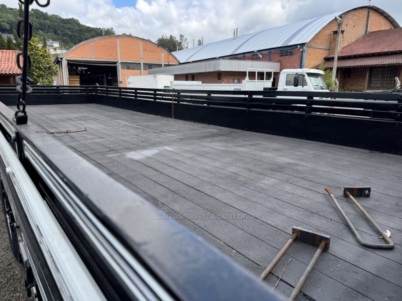 L-1620 3 EIXOS - 1999 - GARIBALDI