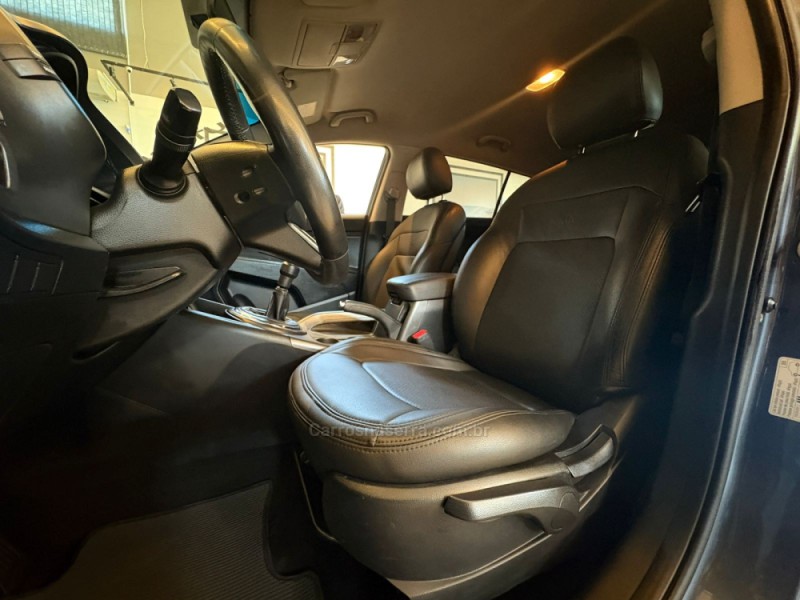 SPORTAGE 2.0 LX 4X2 16V FLEX 4P MANUAL - 2011 - CAMPO BOM