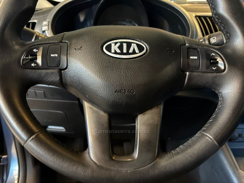 SPORTAGE 2.0 LX 4X2 16V FLEX 4P MANUAL - 2011 - CAMPO BOM