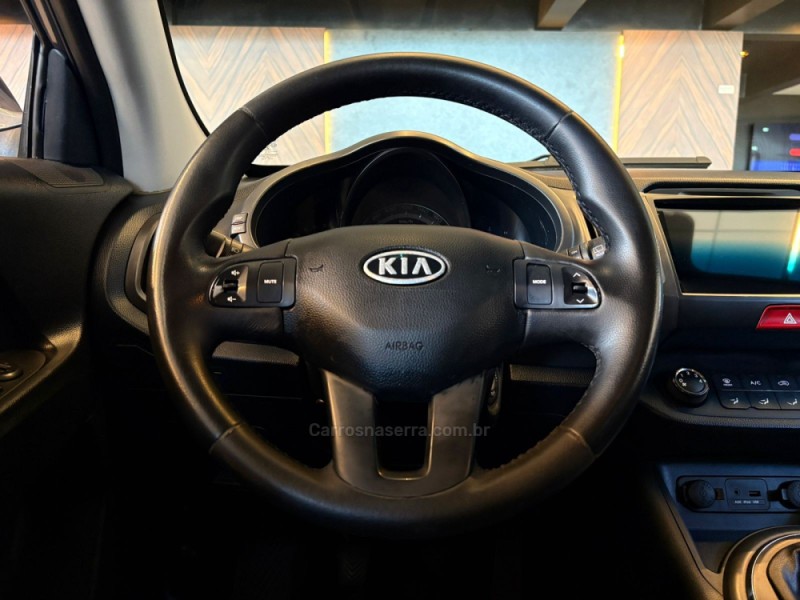 SPORTAGE 2.0 LX 4X2 16V FLEX 4P MANUAL - 2011 - CAMPO BOM