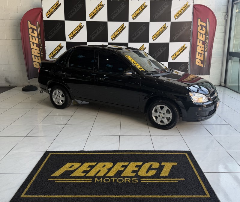 CLASSIC 1.0 MPFI LS 8V FLEX 4P MANUAL - 2016 - PORTãO