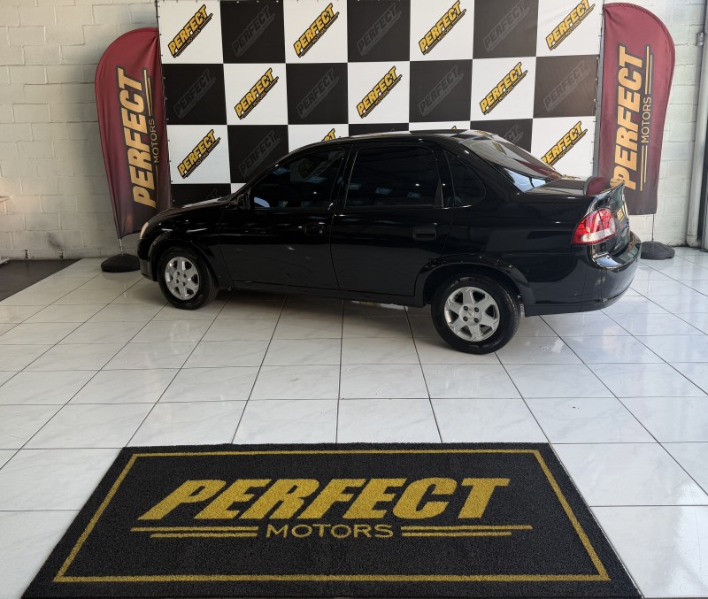 CLASSIC 1.0 MPFI LS 8V FLEX 4P MANUAL - 2016 - PORTãO