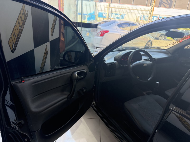 CLASSIC 1.0 MPFI LS 8V FLEX 4P MANUAL - 2016 - PORTãO