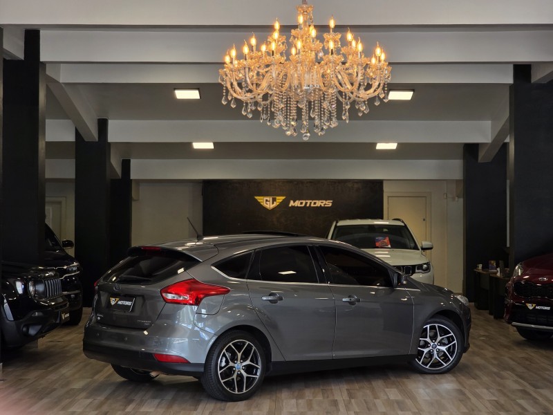 FOCUS 2.0 TITANIUM HATCH 16V FLEX 4P AUTOMÁTICO - 2017 - CAXIAS DO SUL