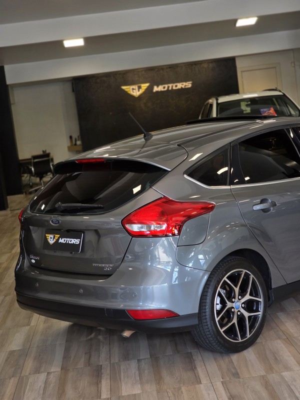 FOCUS 2.0 TITANIUM HATCH 16V FLEX 4P AUTOMÁTICO - 2017 - CAXIAS DO SUL
