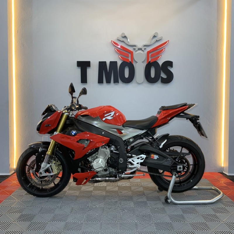 S 1000 R - 2015 - PORTãO