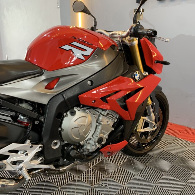 S 1000 R - 2015 - PORTãO