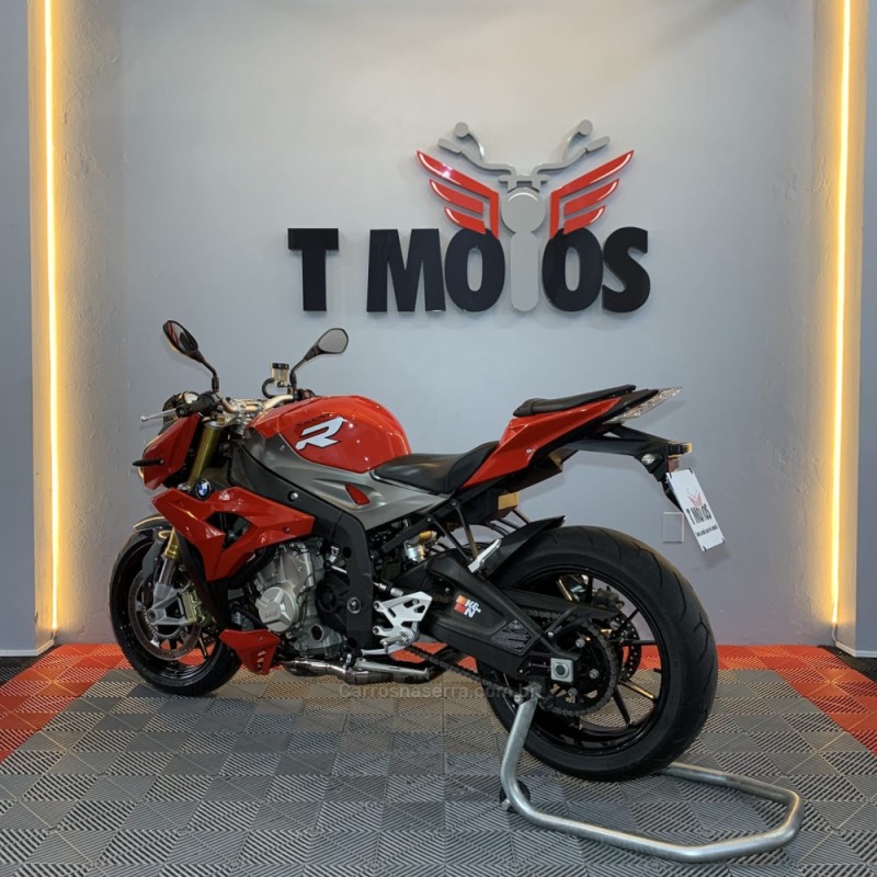 S 1000 R - 2015 - PORTãO