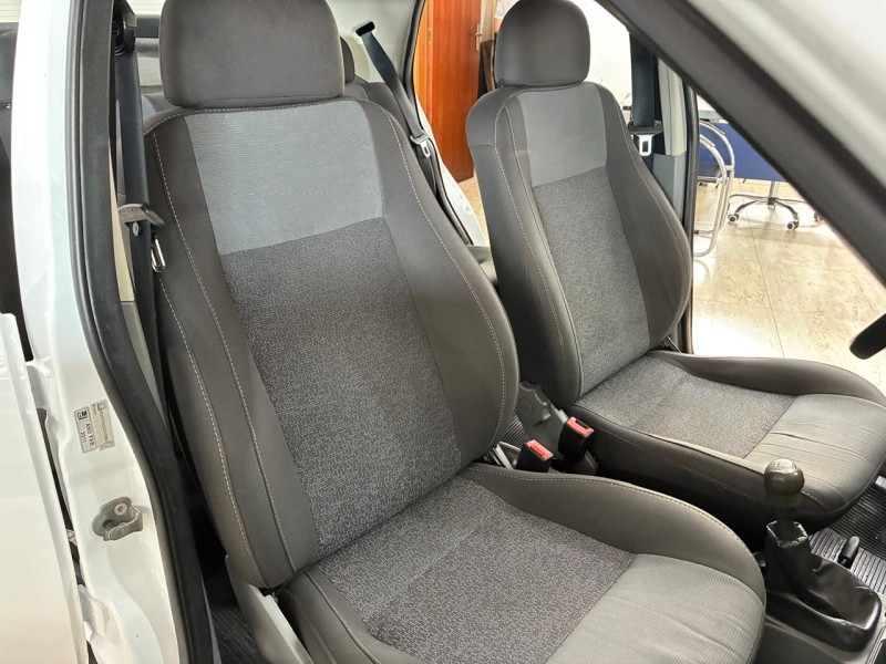 PRISMA 1.4 MPFI MAXX 8V FLEX 4P MANUAL - 2012 - CAXIAS DO SUL