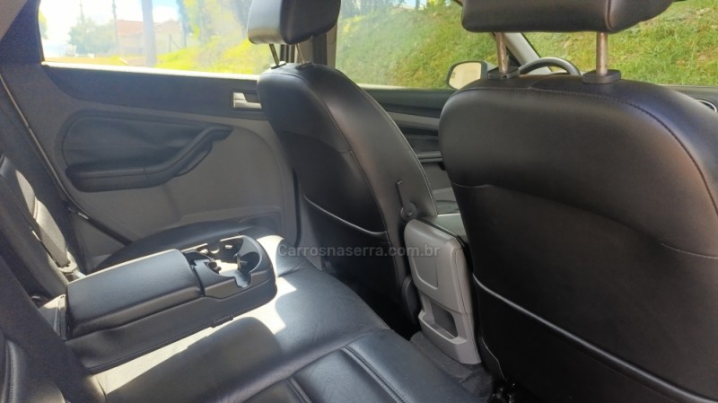 FOCUS 2.0 TITANIUM HATCH 16V FLEX 4P AUTOMÁTICO - 2012 - CAXIAS DO SUL
