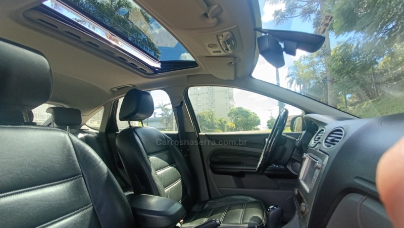 FOCUS 2.0 TITANIUM HATCH 16V FLEX 4P AUTOMÁTICO - 2012 - CAXIAS DO SUL