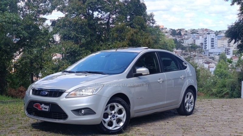 focus 2.0 titanium hatch 16v flex 4p automatico 2012 caxias do sul
